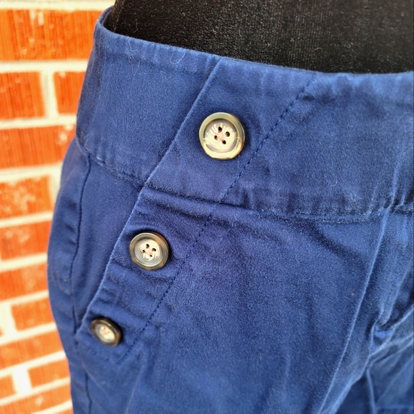 WHBM button shorts - Picture 4 of 6